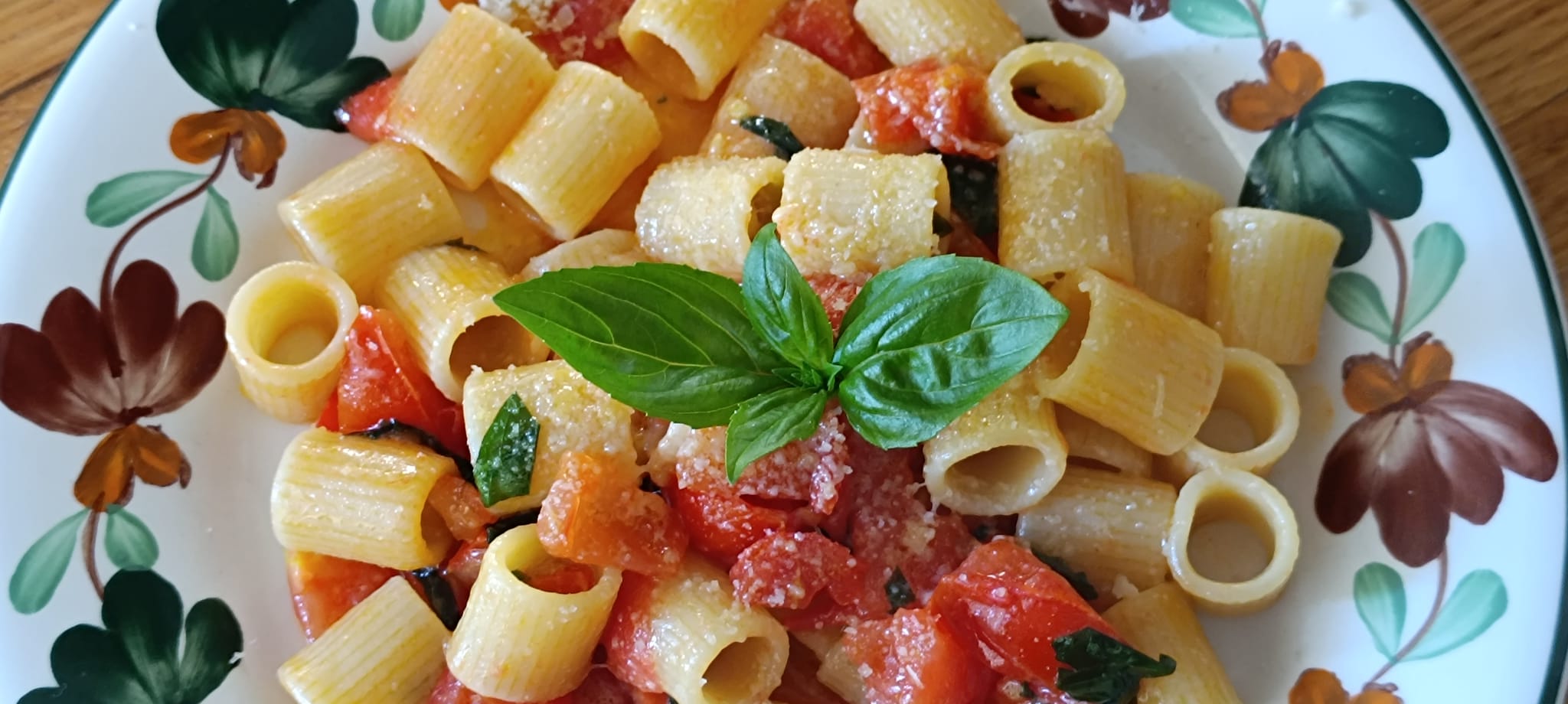 pasta-pomodorini-freschi -e-basilico-ricetta