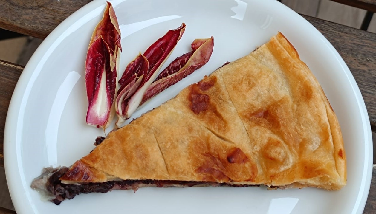 torta-rustica-radicchio-e-stracchino-ricetta