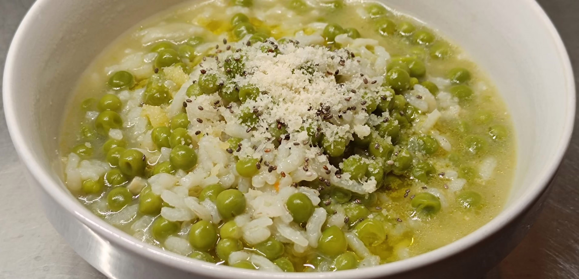 minestra-di-riso-e-piselli-ricetta