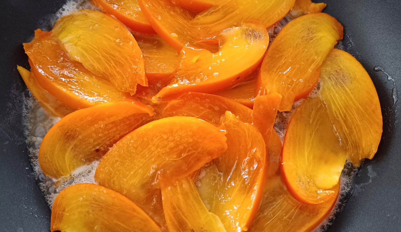 insalata-mandorle-e-loti-click