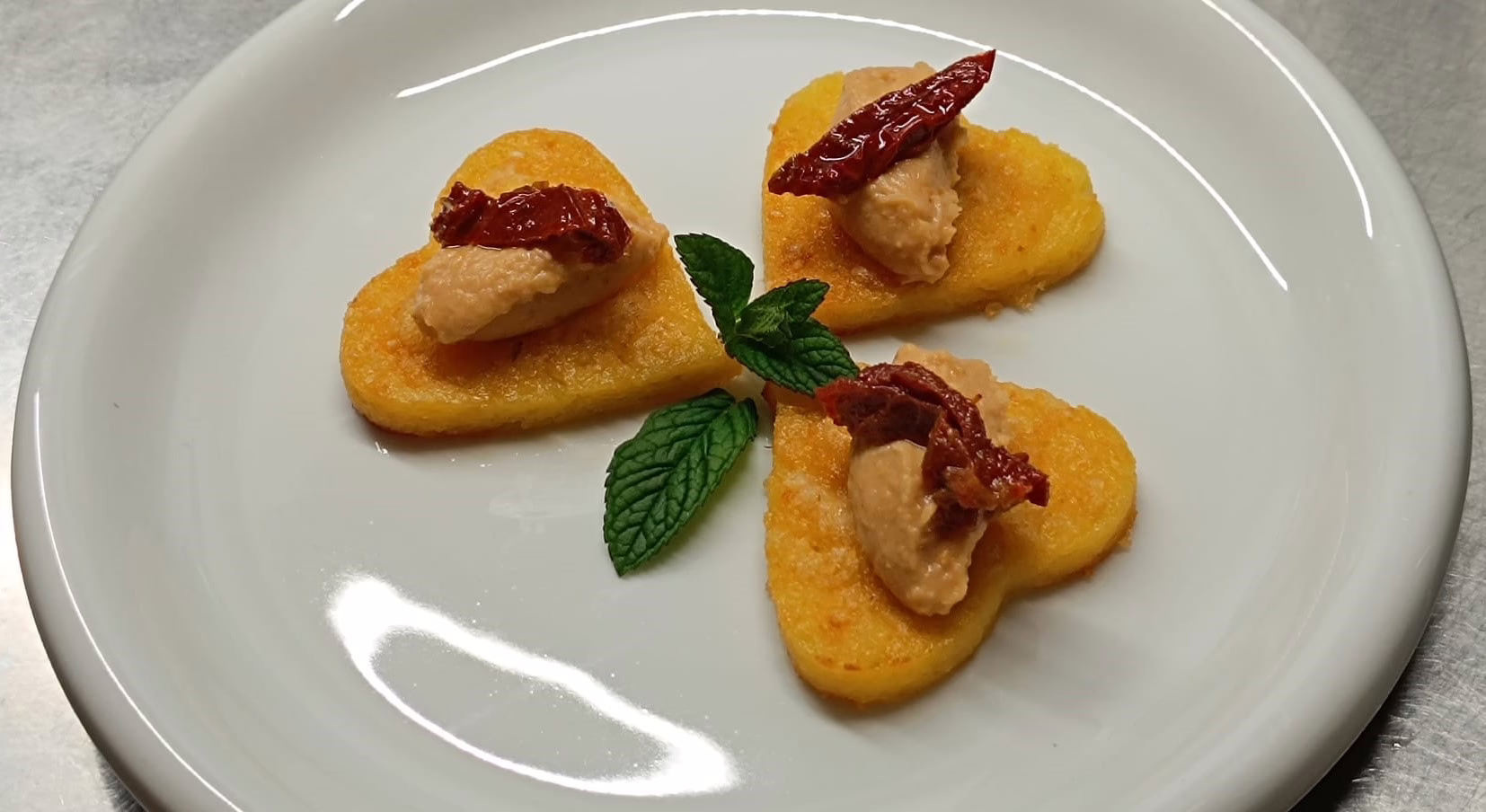 gnocchi-alla-romana-al-cavolfiore-con-mousse-di-ceci-ricetta