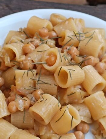pasta-con-i-ceci-ricetta