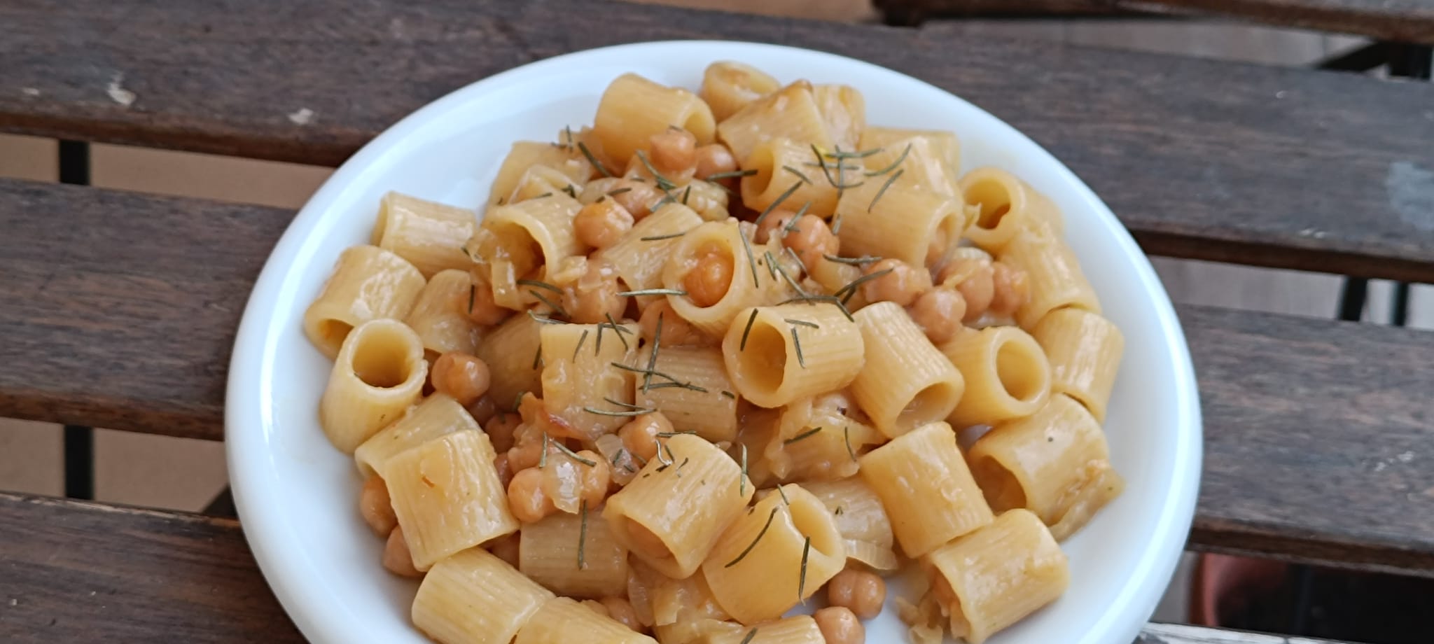 pasta-con-i-ceci-ricetta