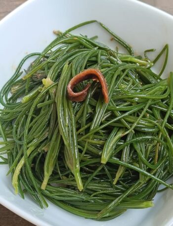 agretti-alle-acciughe-ricetta