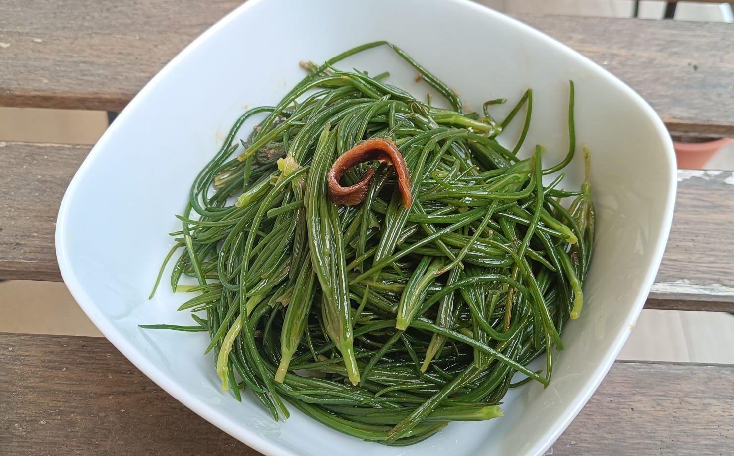 agretti-alle-acciughe-ricetta